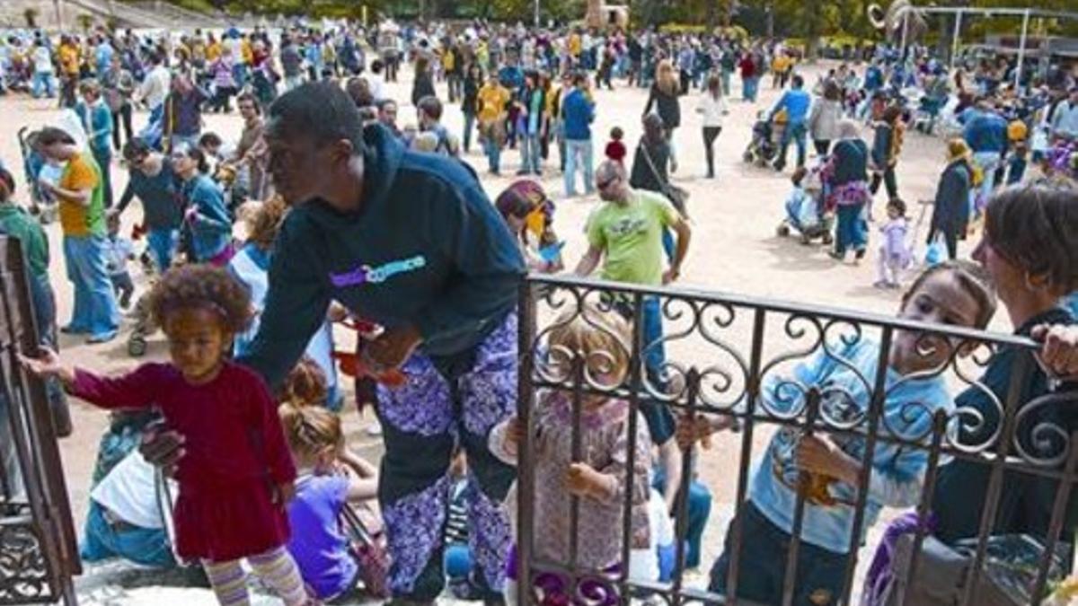 Fiesta en favor de las guarderías públicas en el parque de la Ciutadella, ayer.