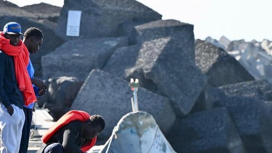 Canarias forma a 500 senegaleses para paliar la salida de cayucos