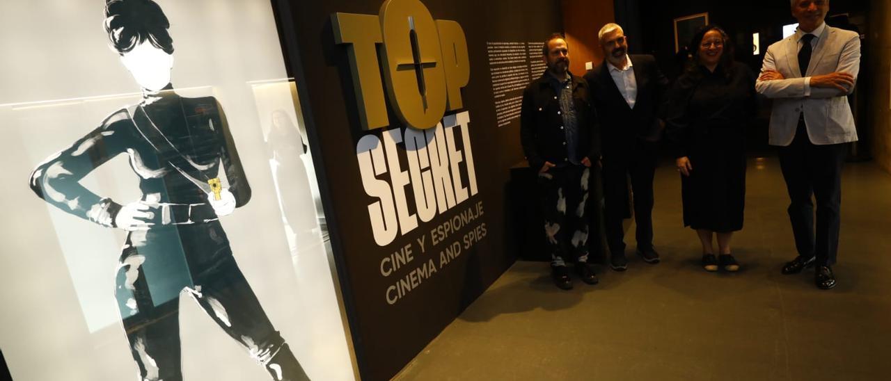 EN IMÁGENES | Así es la exposición &#039;Top Secret, cine y espionaje&#039;, en el CaixaForum de Zaragoza