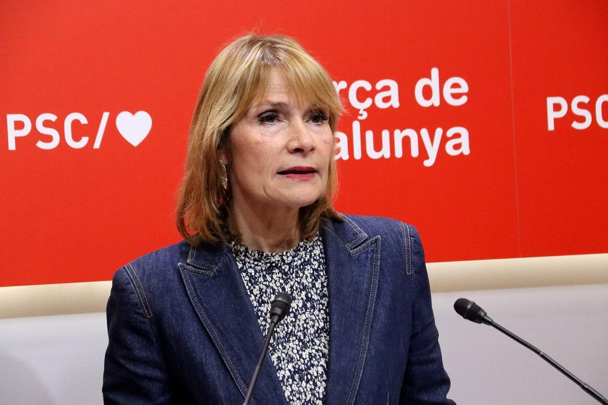 La portavoz del PSC, Lluïsa Moret, este lunes en rueda de prensa