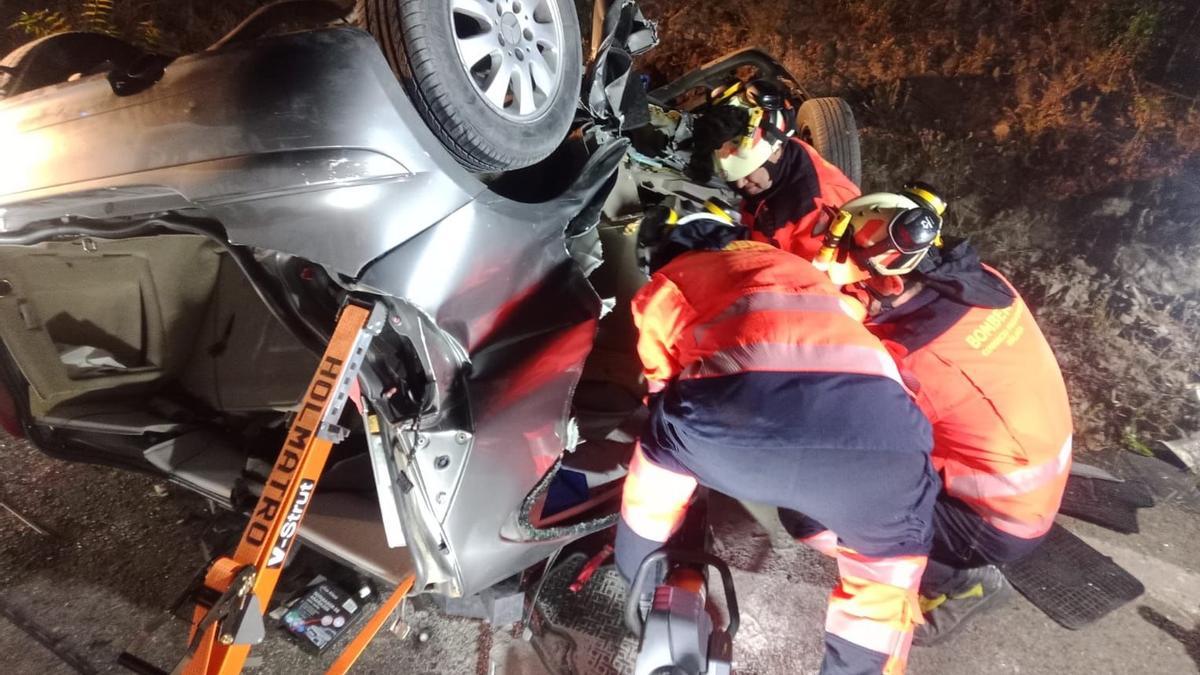 Estado en el que quedó el Mercedes accidentado en Ronda.