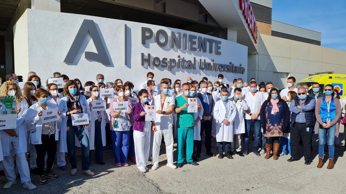 Los sanitarios se movilizan en toda España por sus derechos