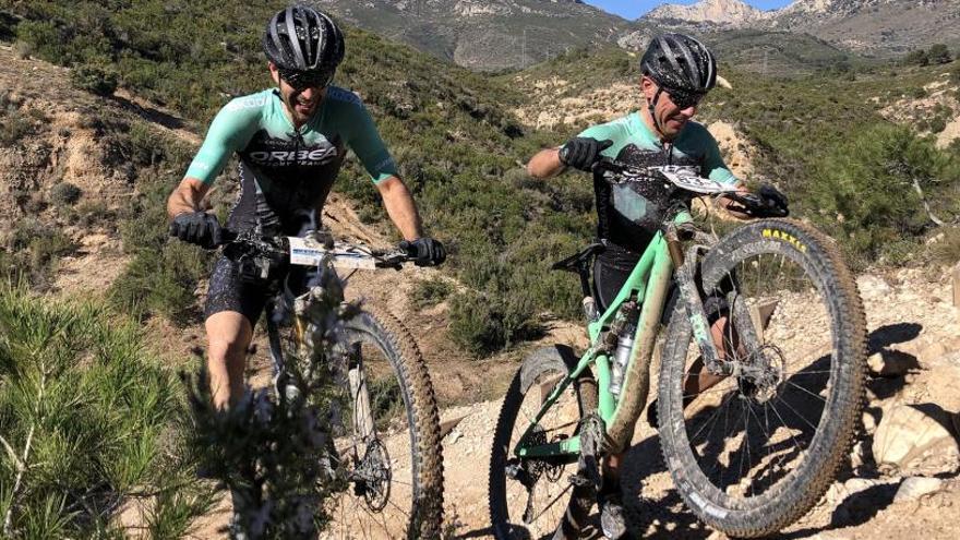 Las parejas Ferreira-Becking y Michiels-McConnell dominan en la primera etapa de la Costa Blanca Bike Race