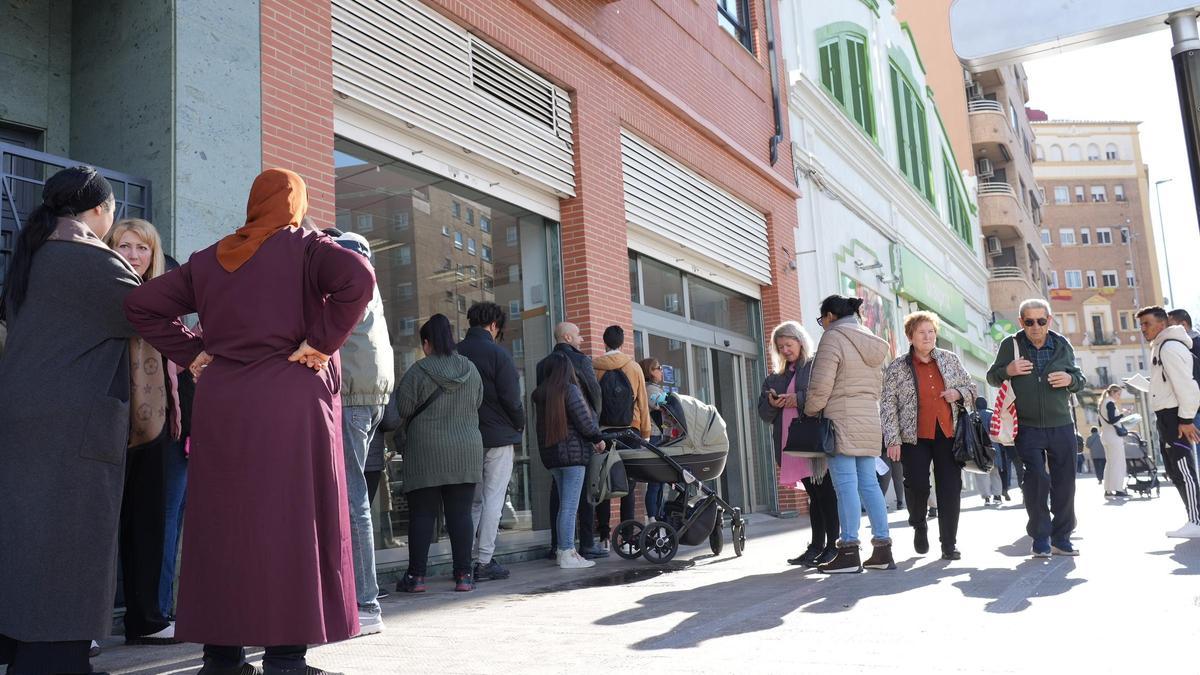 Madrid revoluciona a sus turistas con esta tienda: cuesta todo menos de 1  euro