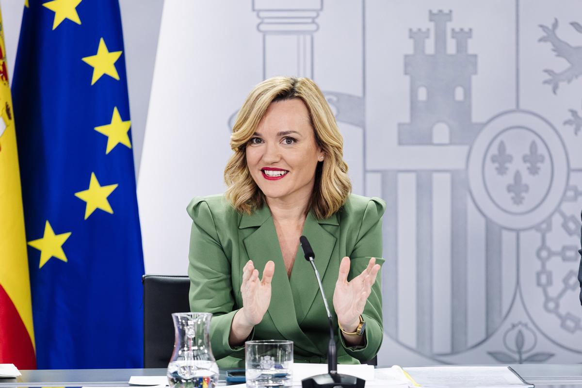 La ministra de Educación, Formación Profesional y Deporte, Pilar Alegría, durante una rueda de prensa posterior a la reunión del Consejo de Ministros, a 14 de mayo de 2024, en Madrid (España).