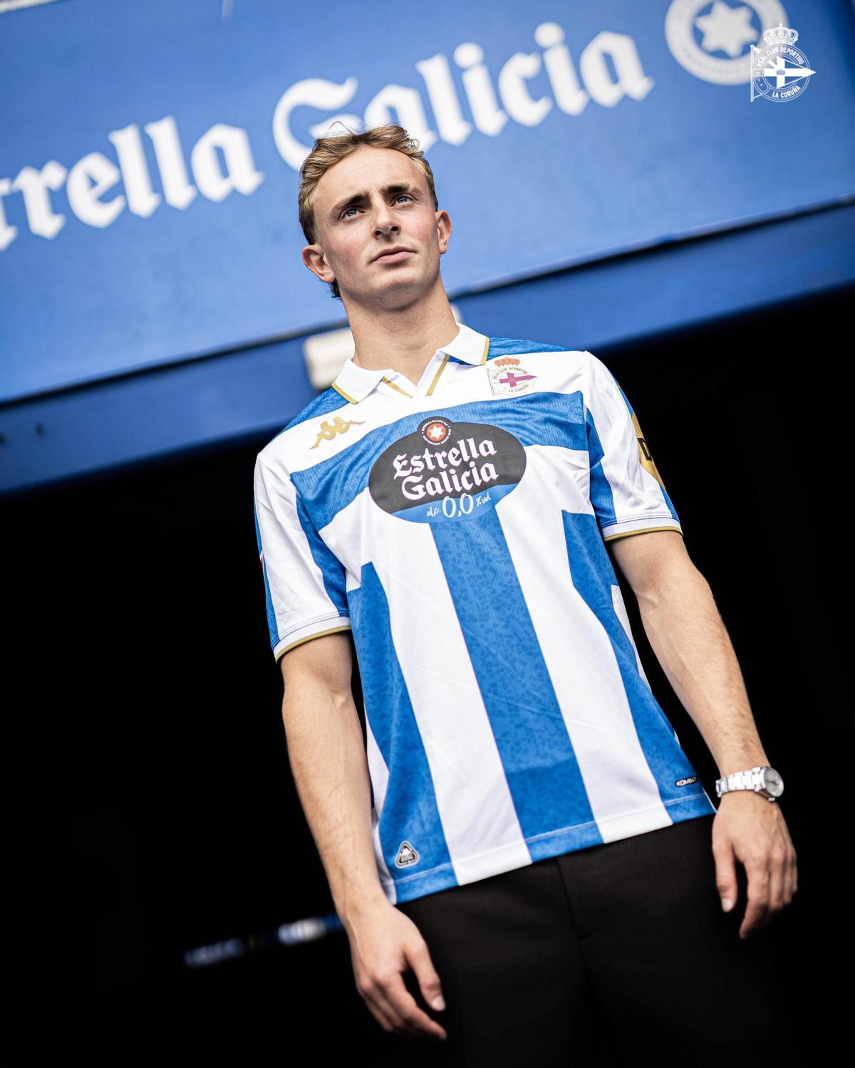 Teun Gijselhart, jugador del Deportivo, posando en Riazor