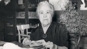 La escritora Víctor Català, seudónimo de Caterina Albert. 