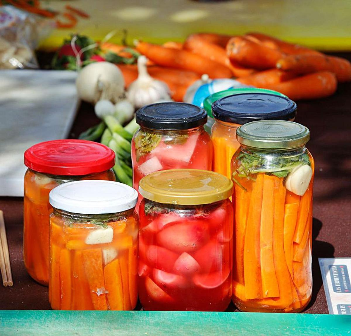 Verduras envasadas por ‘Los Fermentistas’. | VICENT MARÍ