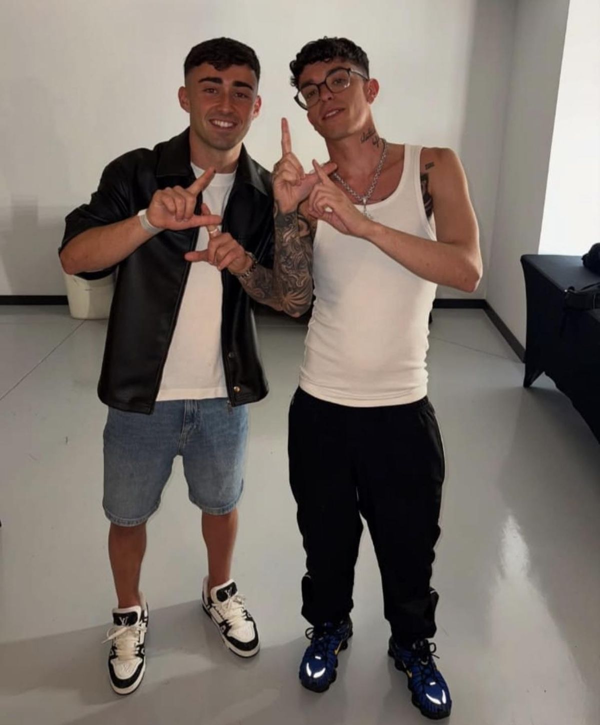 La Pantera junto a Quevedo, ayer en el palco del Estadio de Gran Canaria