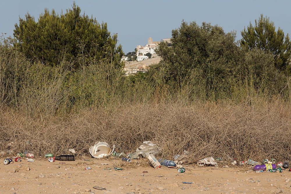 Suciedad y basura en Ca n'Escandell