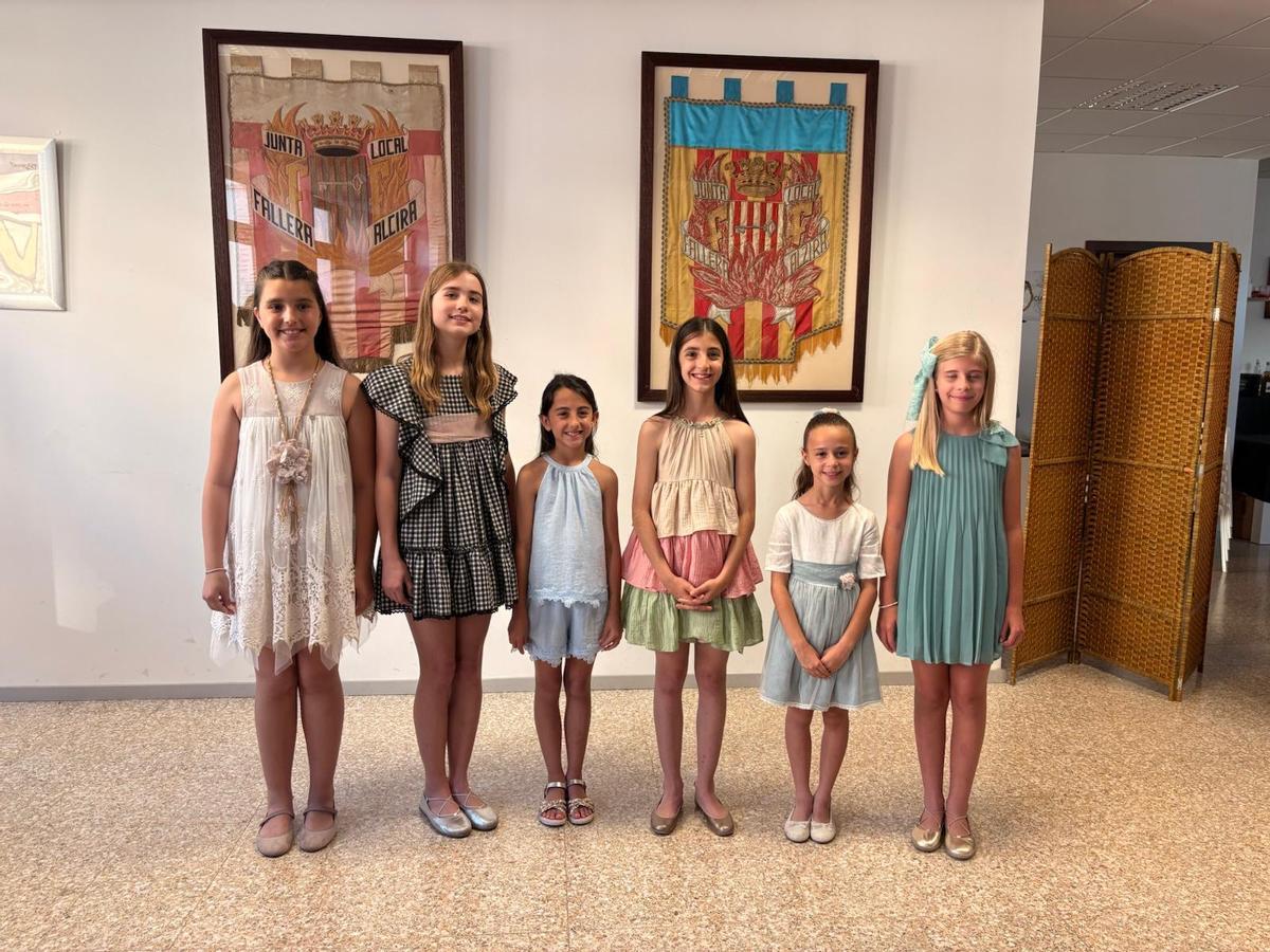 Las candidatas a fallera mayor infantil, esta tarde en la sede de la JLF de Alzira.