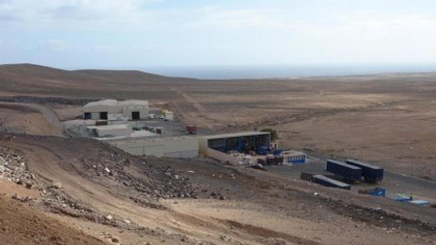 El Gobierno de Canarias y el Cabildo de Fuerteventura colaborarán en un proyecto en materia de residuos