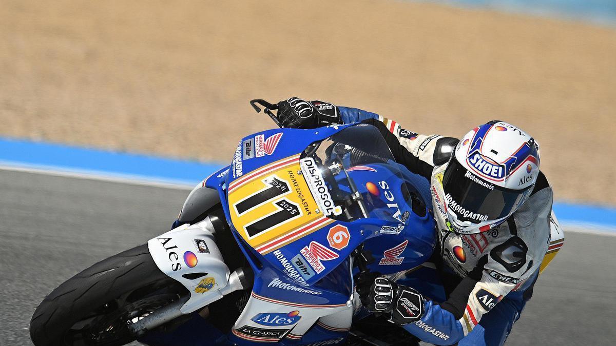 Alfonso Herrero con su Honda CBR 600 cc de 1995.