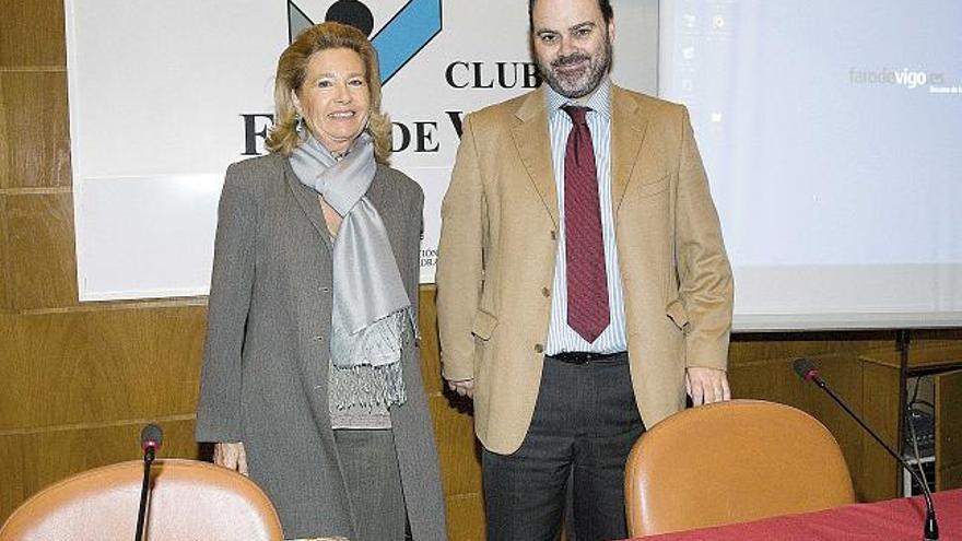 Pilar de Arístegui fue presentada por el gerente de FARO, Jaime Abella