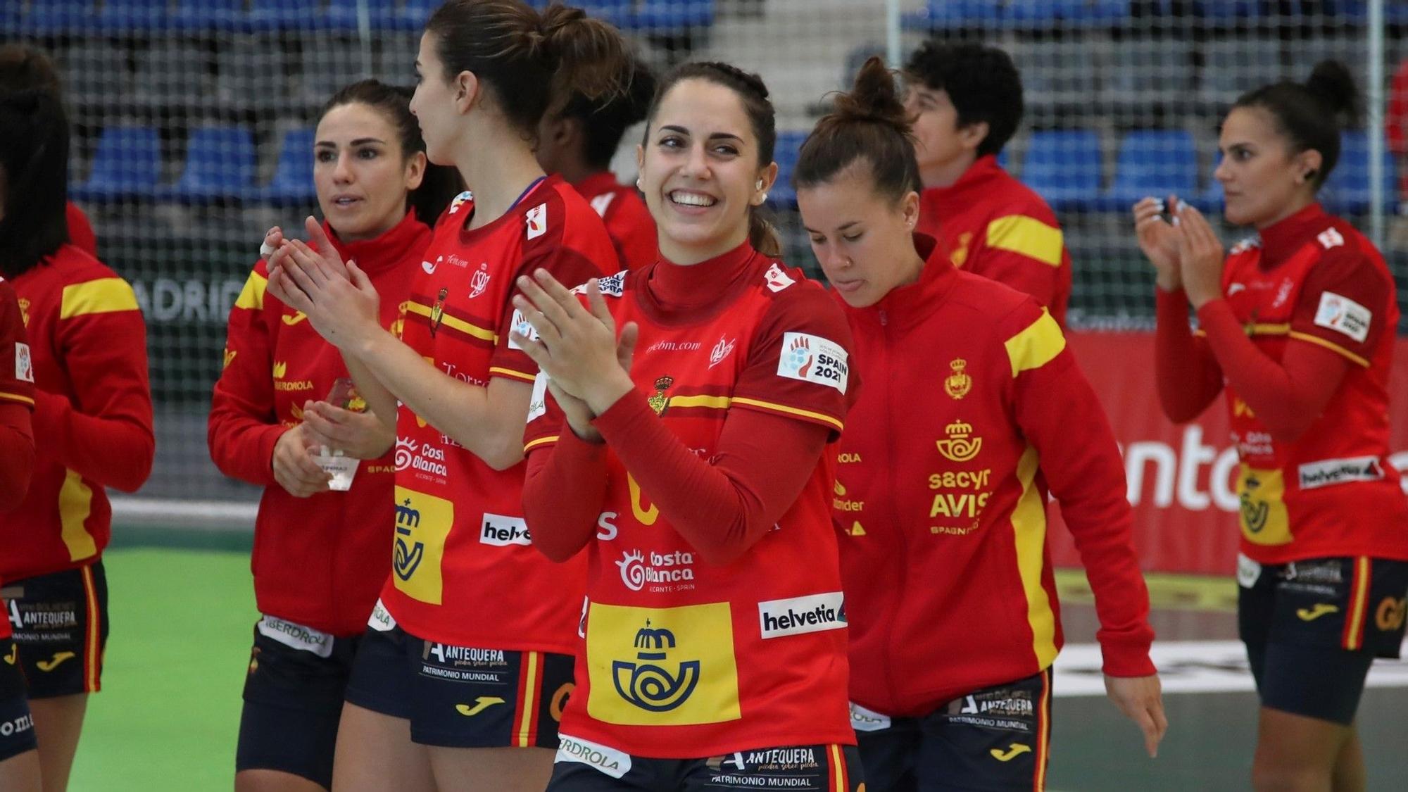 Las jugadores españolas celebran el triunfo sobre Alemania en el torneo previo al Mundial.