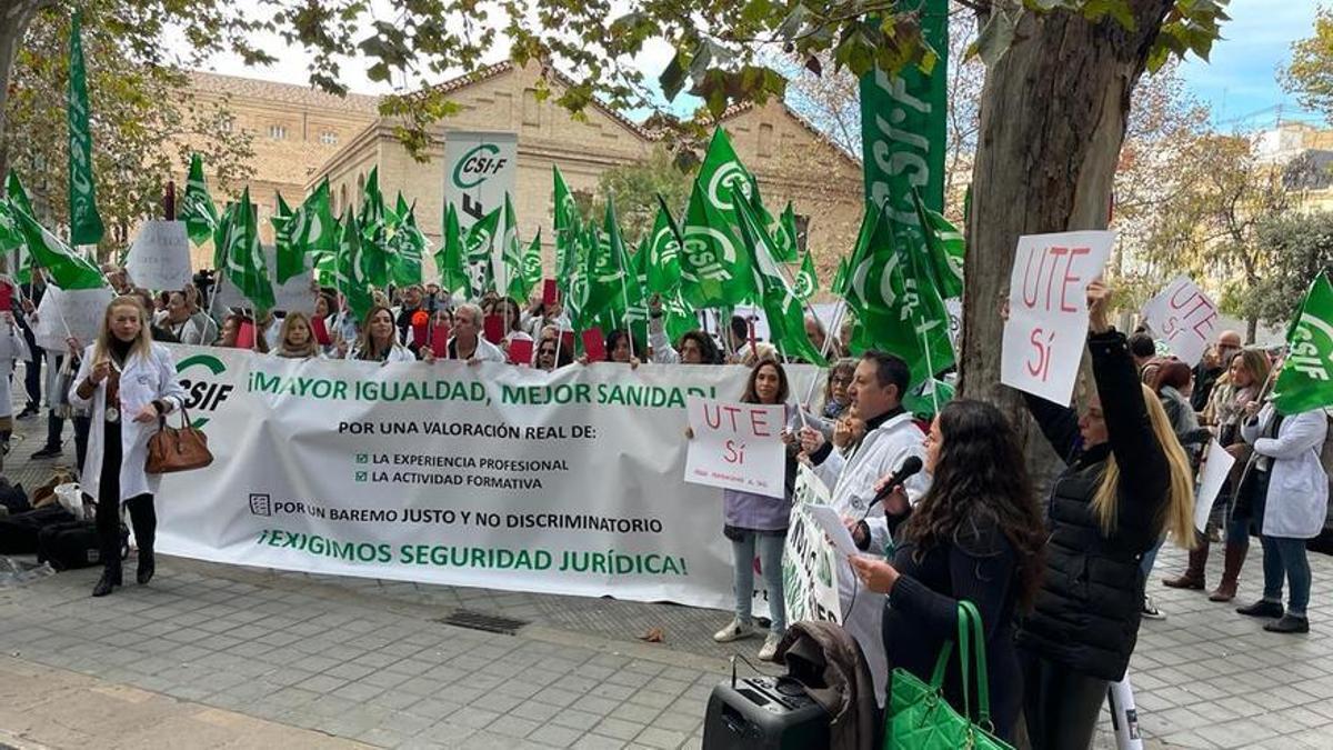 Protesta convocada por el sindicato CSIF para reclamar un cambio en el baremo.