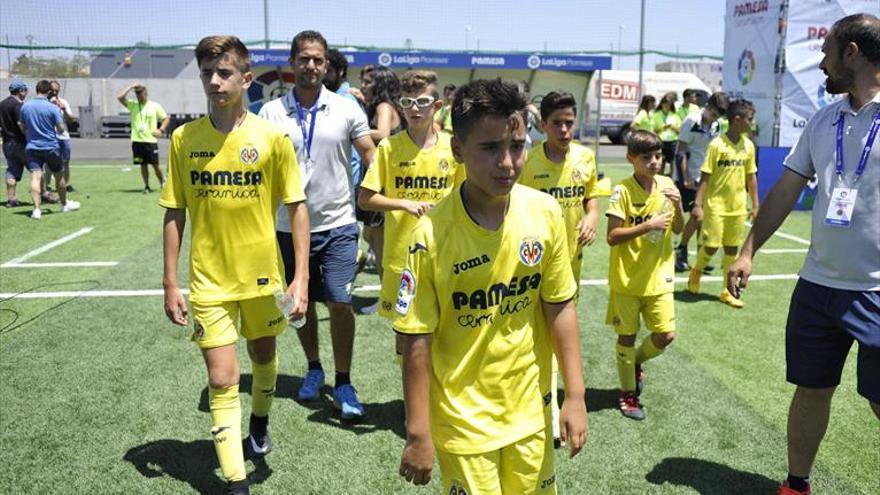 Solo el Barça frena a un gran Villarreal en un torneo con todos los alicientes