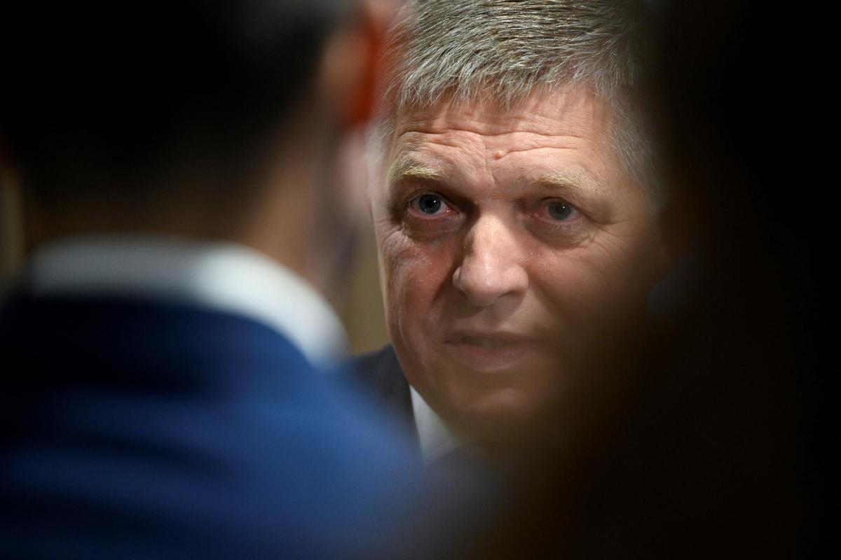 El líder de Smer, Rober Fico, tras un debate de la campaña electoral. El líder de Smer, Rober Fico, tras un debate de la campaña electoral.