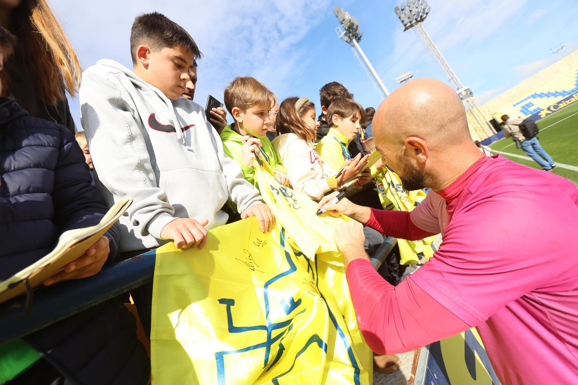 Así ha sido el entrenamiento navideño del Villarreal a puerta abiertas