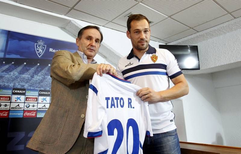 Presentación de Tato con el Real Zaragoza