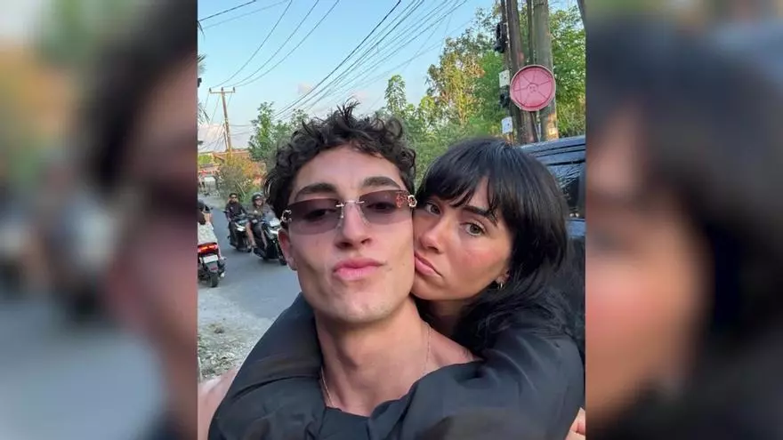 Plex comparte su primera foto con Aitana en Indonesia
