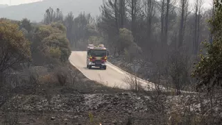 Llamas de Cabrera y Santalavilla (Benuza, León), en prealerta de evacuación