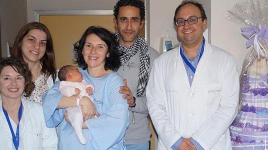 Una niña de Riba-roja es la 10.000 en nacer en el Hospital de Manises