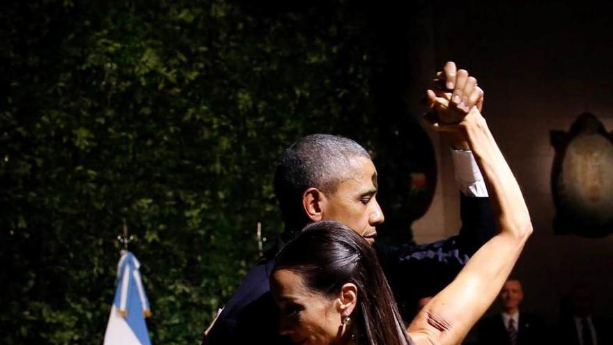 Obama se anima a bailar tango