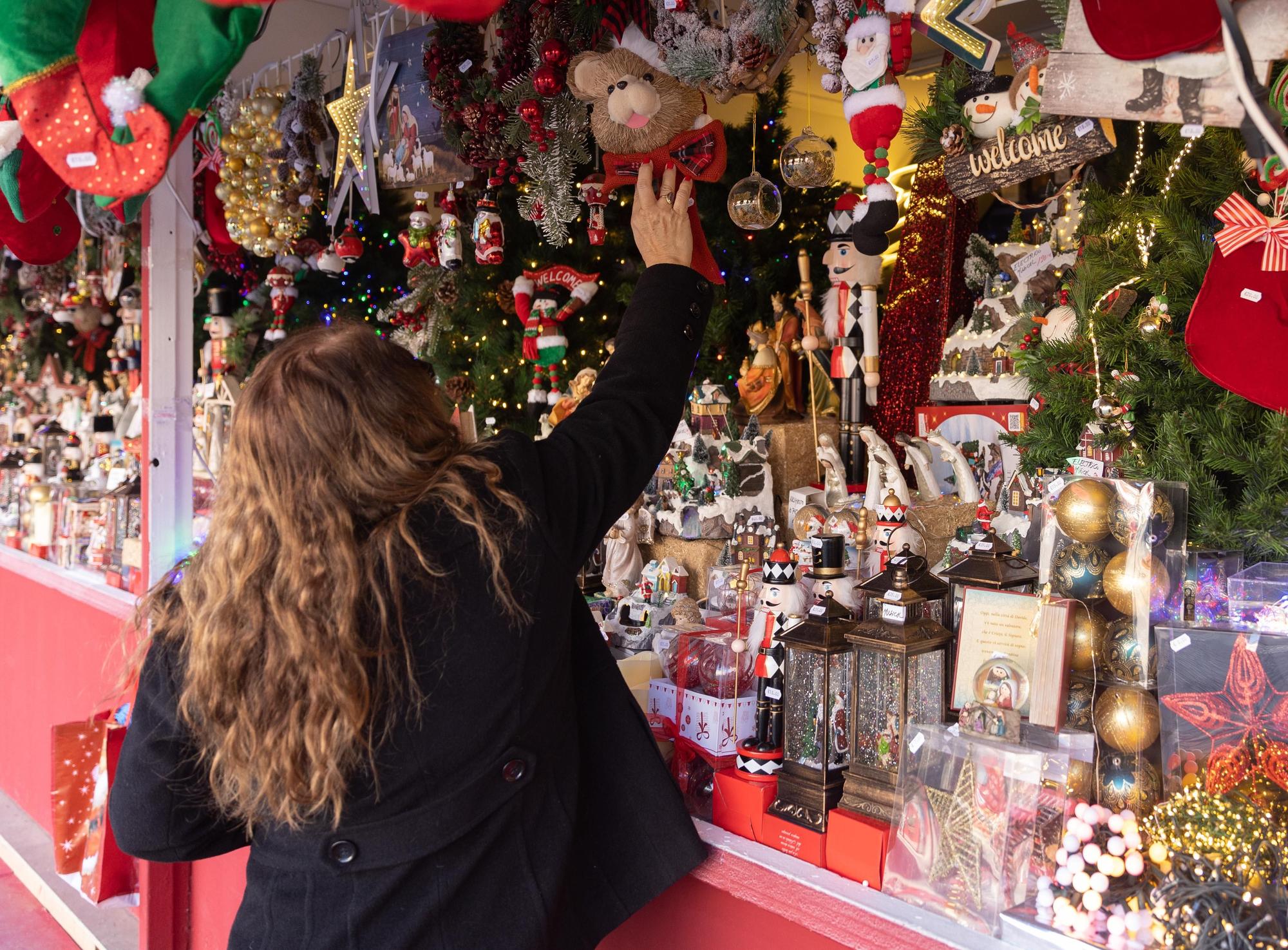 Mercadillo de Navidad en la plaza Mayor de Madrid