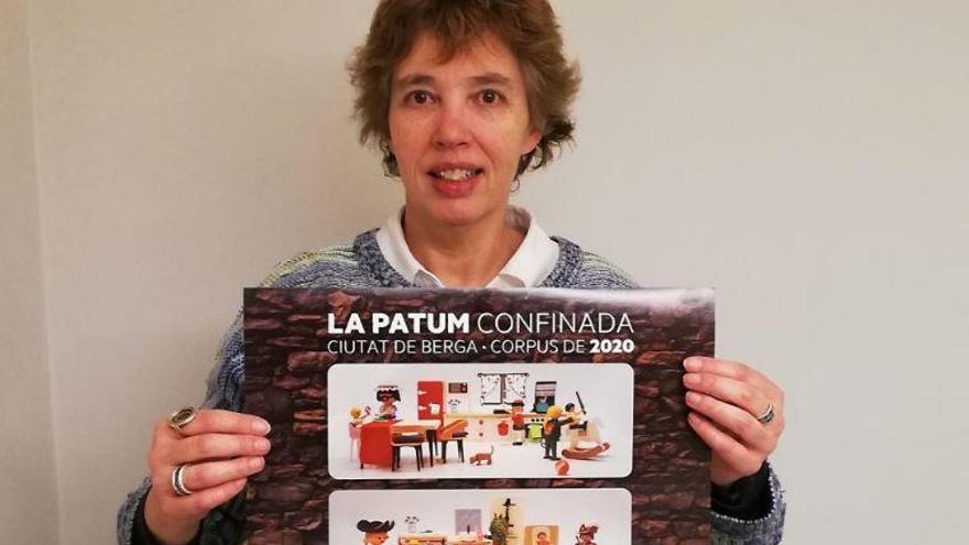 Ermínia Altarriba amb el cartell de la Patum Confinada |