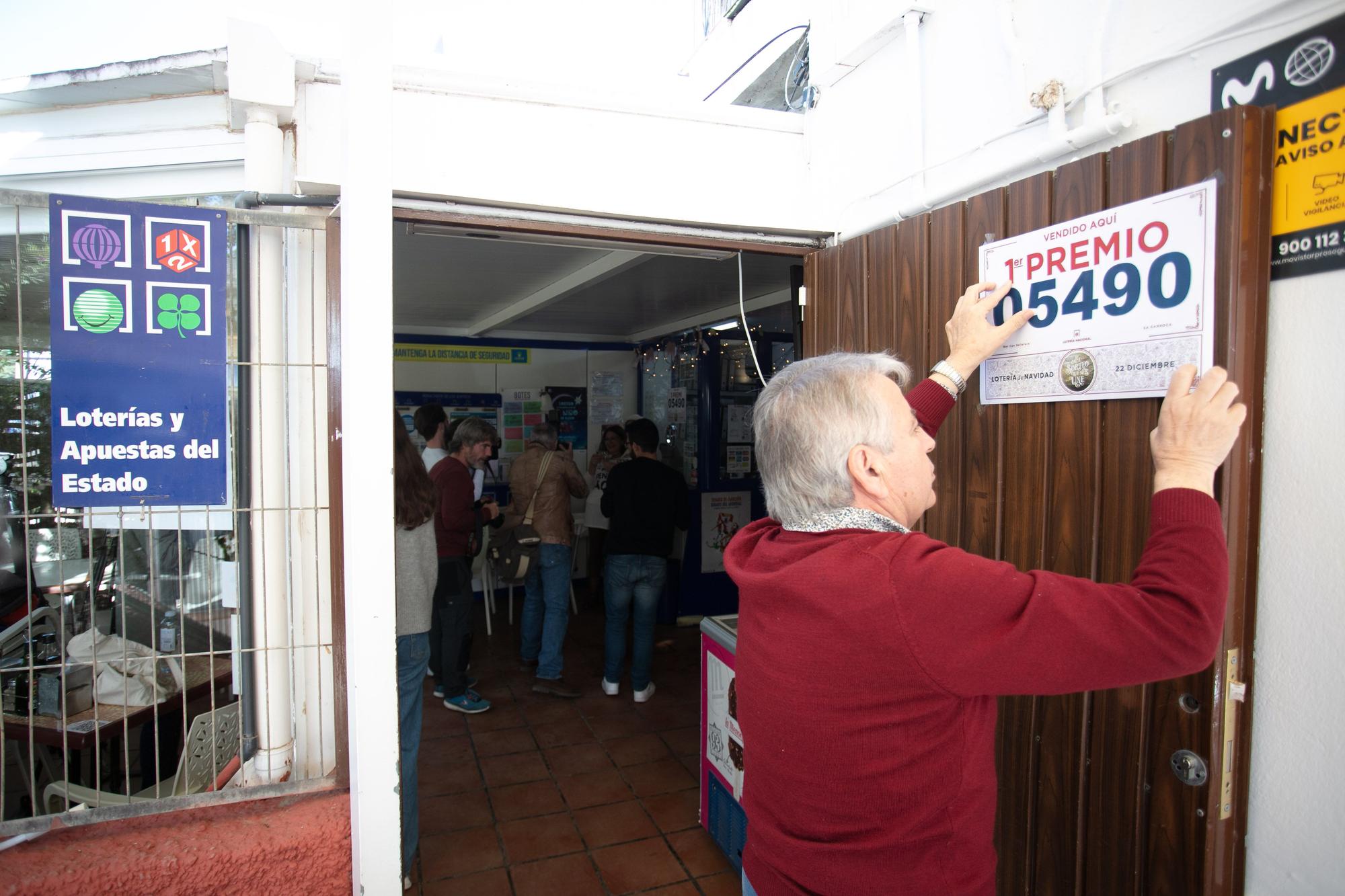 Alegría en el bar Can Bellotera de Ibiza por la venta de un décimo del Gordo