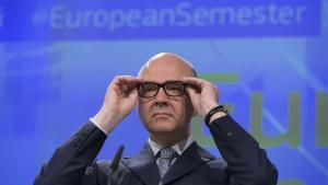 BRS03 BRUSELAS (BÉLGICA) 22/05/2017.- El comisario europeo de Asuntos Económicos de la Unión Europea (UE), Pierre Moscovici, ofrece una rueda de prensa para presentar el Semestre Europeo en Bruselas (Bélgica) hoy, 22 de mayo de 2017. EFE/Olivier Hoslet