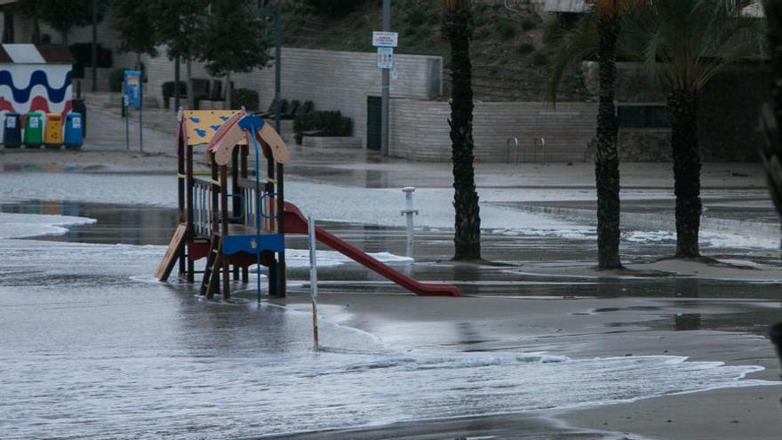 Un anticiclón acaba con el temporal pero la lluvia volverá el fin de semana a Alicante