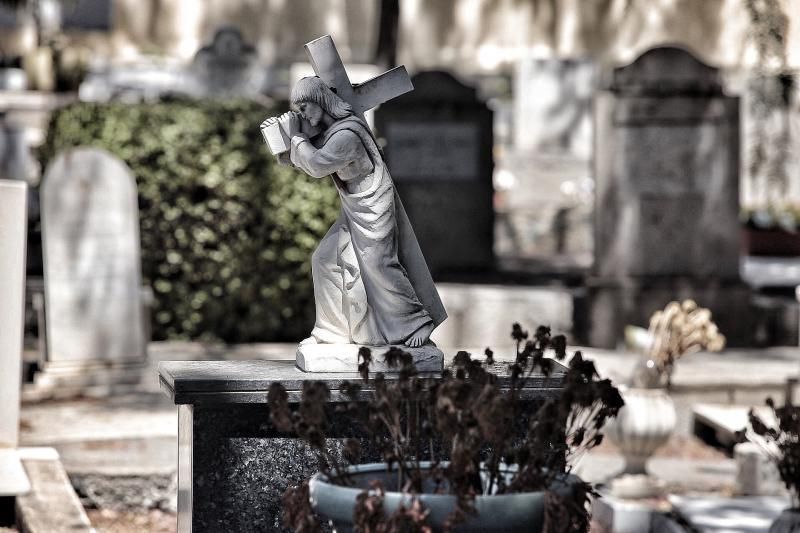 Cementerio de Santa Lastenia, cerrado   | 22/05/2020 | Fotógrafo: María Pisaca Gámez