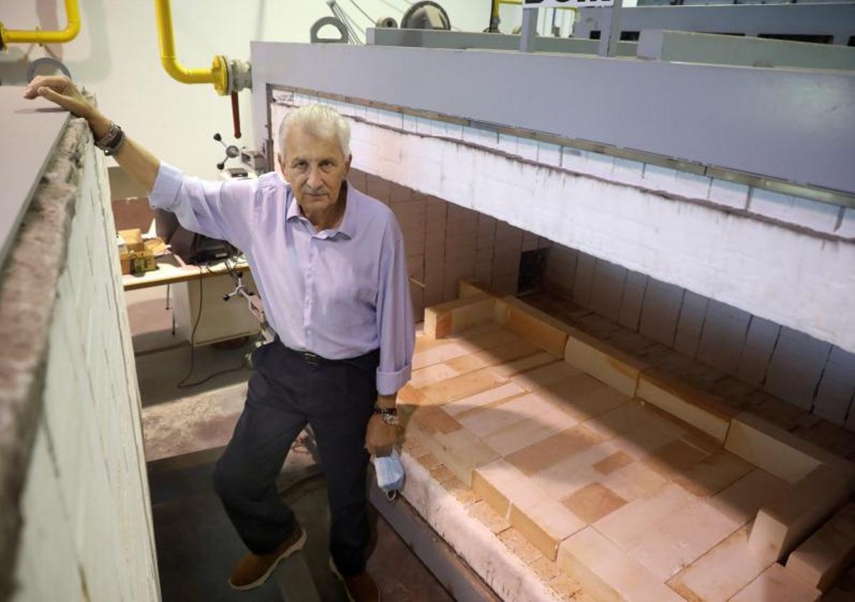Francisco Guitián, en el Instituto de Cerámica. | // XOÁN ÁLVAREZ