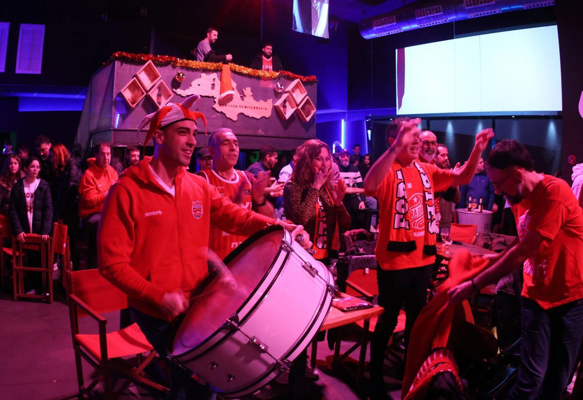 Totes les fotos de la retransmissió d'El Ganxo del partit entre el Hapoel i el Baxi