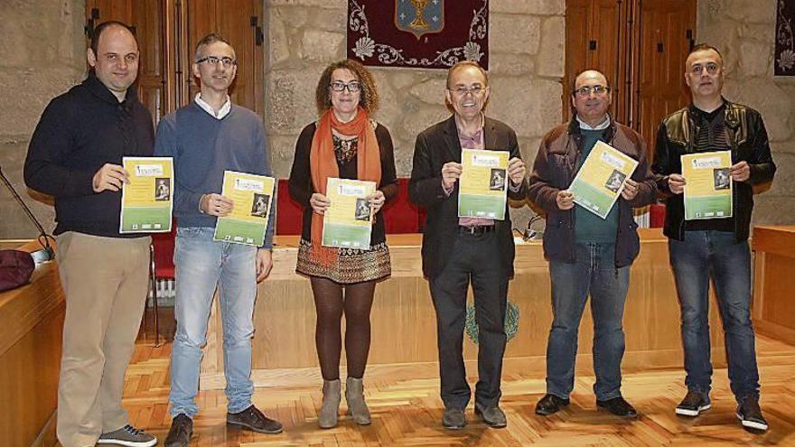 Presentación del encuentro de directores, ayer en Ponteareas. // D.P.