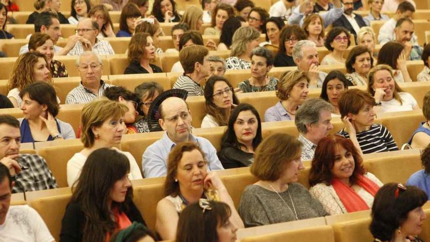 Asistentes a la conferencia del juez que cerró los actos de Azadahi de la Semana de TDAH.