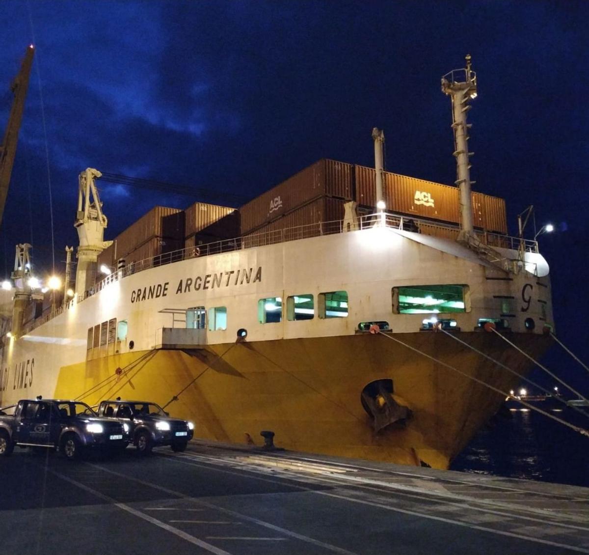 Uno de los buques de Maersk Line en el Puerto de Santa Cruz de Tenerife. | | E.D.