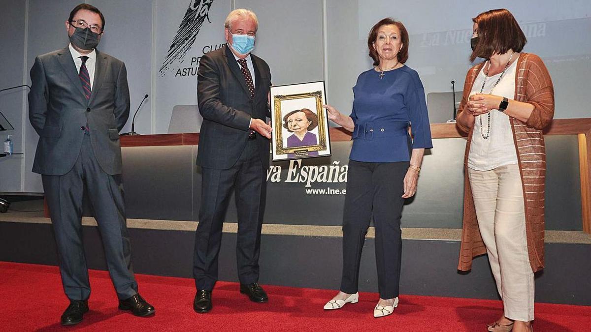 Por la izquierda, Gonzalo Martínez Peón, Eduardo Suárez, María Luisa Corrada y Ángeles Rivero. | Irma Collín