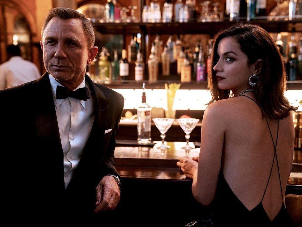 Daniel Craig y Ana de Armas en 'Sin tiempo para matar'