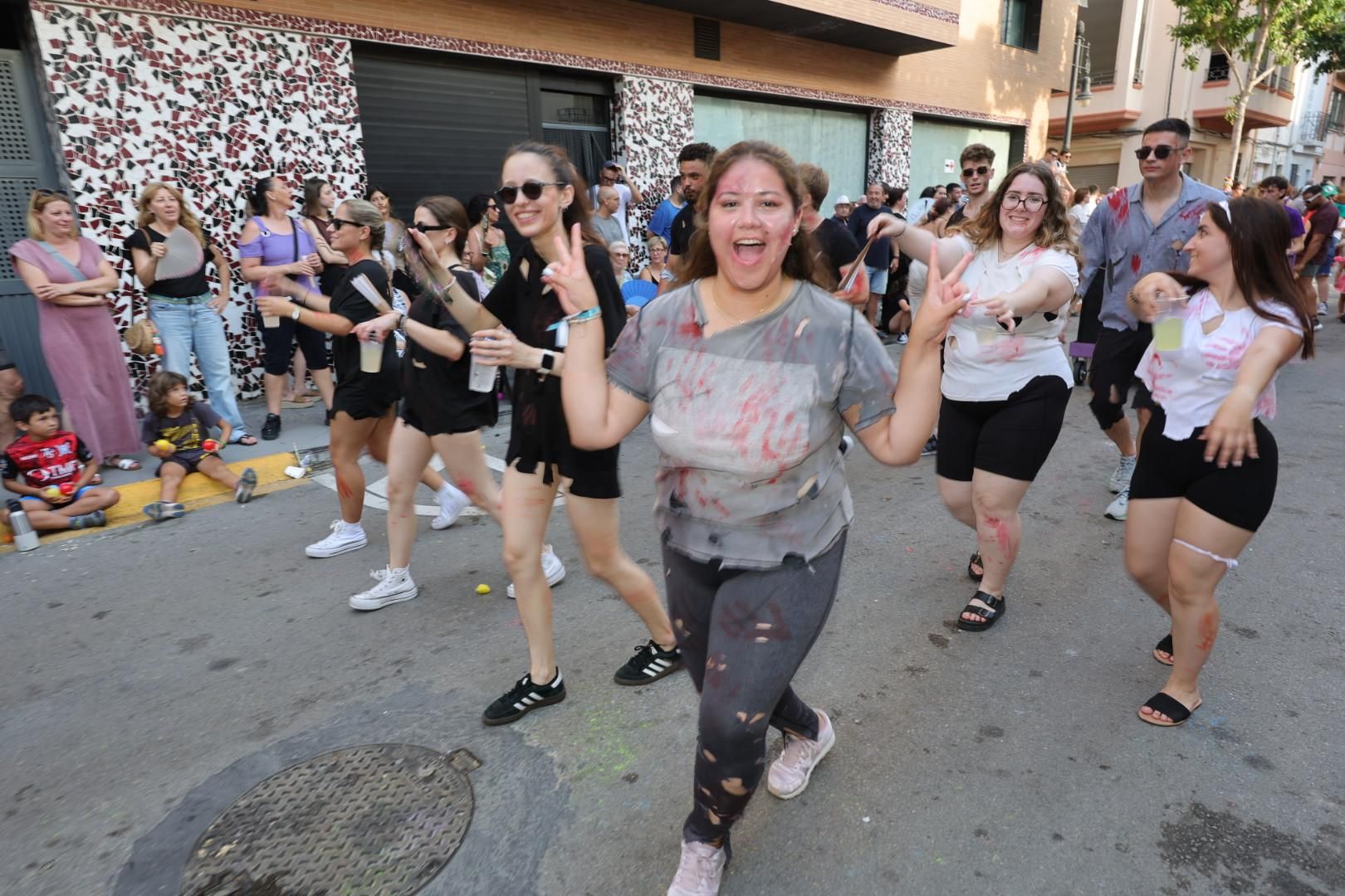 Galería | El Grau disfruta de su desfile de peñas