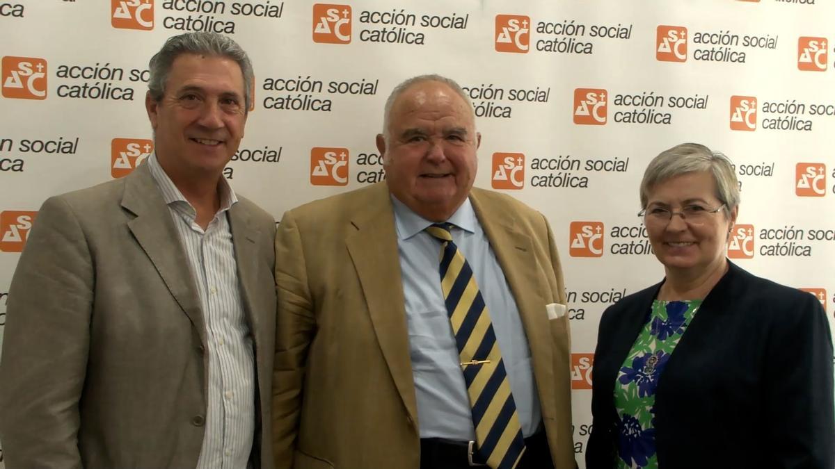 José Ramón Auría, Pilar Labrador y José Ignacio Alfaro, esta mañana.