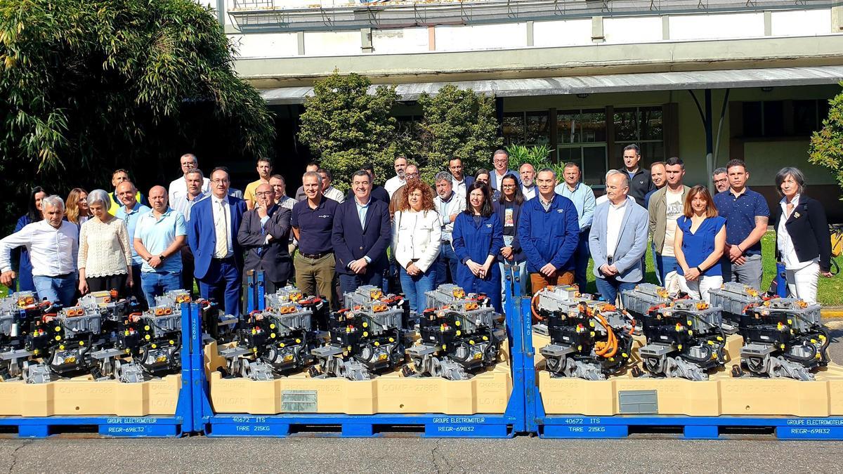 Acto de entrega de los motores eléctricos de Stellantis para los centros de formación profesional de Pontevedra