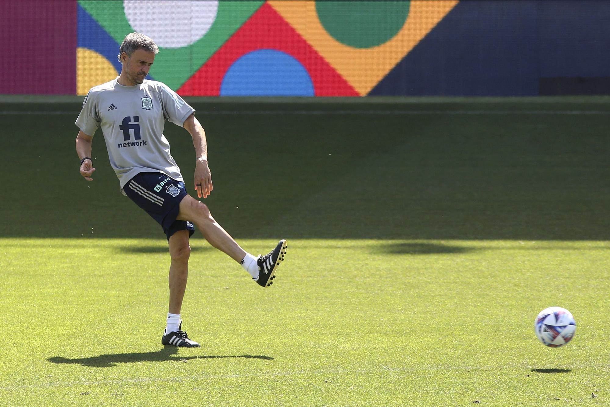 España se entrena en La Rosaleda para preparar el partido ante la República Checa