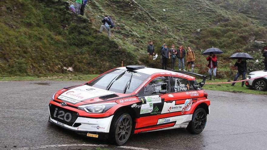 Iván Ares gana el Rally Villa de Llanes