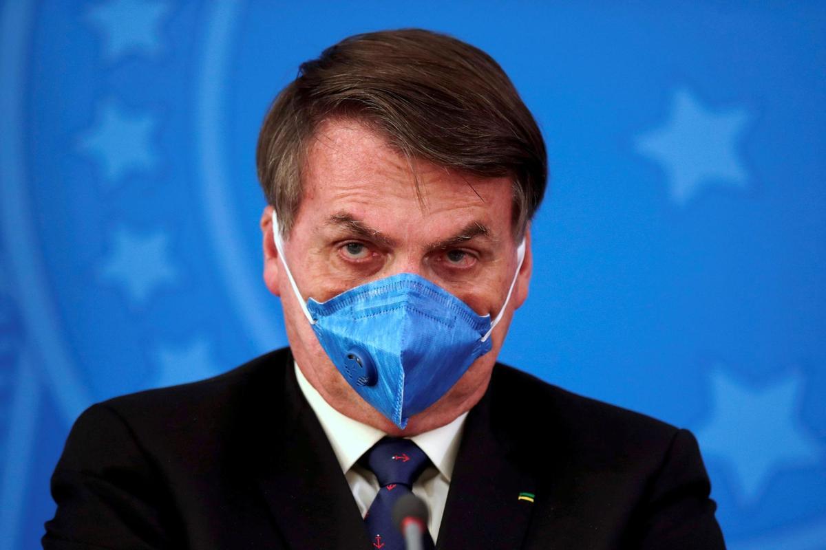 Bolsonaro amenaça un ‘influencer’ de fotre-li un tret al cap Bolsonaro amenaça un ‘influencer’ de fotre-li un tret al cap