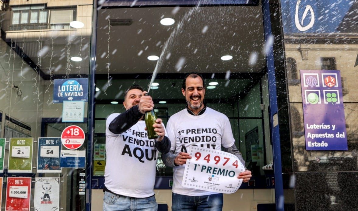 El primer premio del Niño deja dos millones de euros en Alcoi