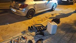 Material confiscado por los Mossos dEsquadra durante la detención en Vila-seca.