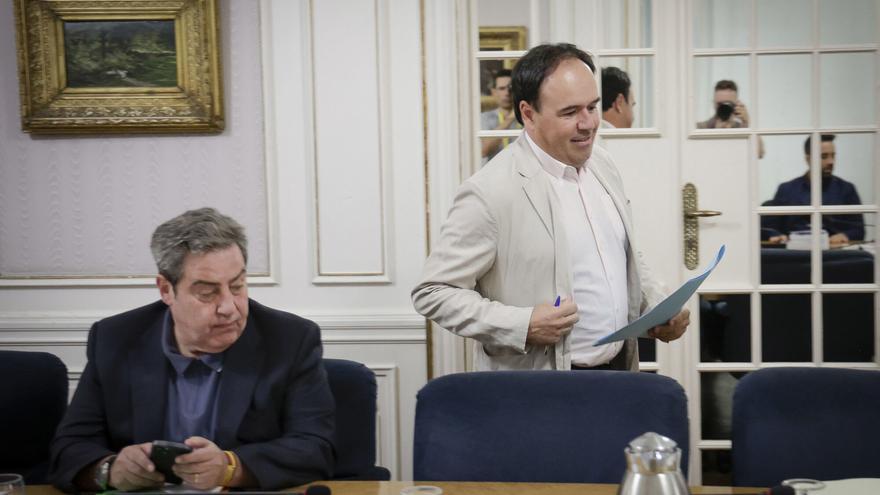 El PP opta por la calma y sigue a la espera de las exigencias de Vox